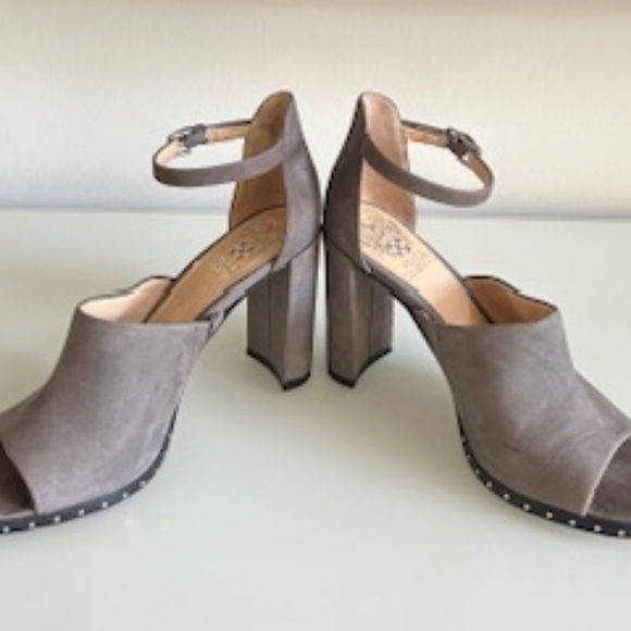 Vince Camuto Grey Suede Sandals with Wrap Around Strap - Size 7.5 - Picture 3 of 4